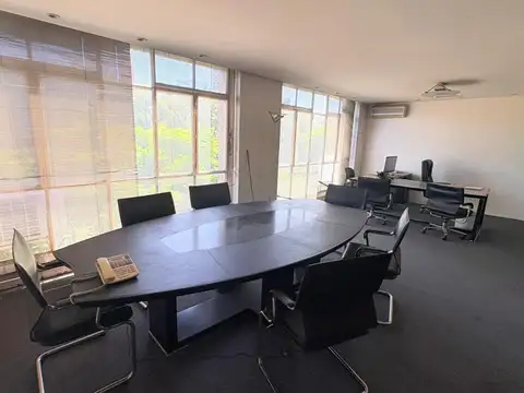 VENTA OFICINA CON CAJA SEGURIDAD TIPO BANCARIA, 154 M2, EDIFICIO DE CATEGORIA, MICROCENTRO