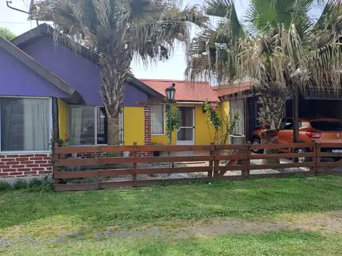 VENTA CASA 3 AMBIENTES COUNTRY RODA GARAGE PARRILLA 2 HABITACIONES JARDIN