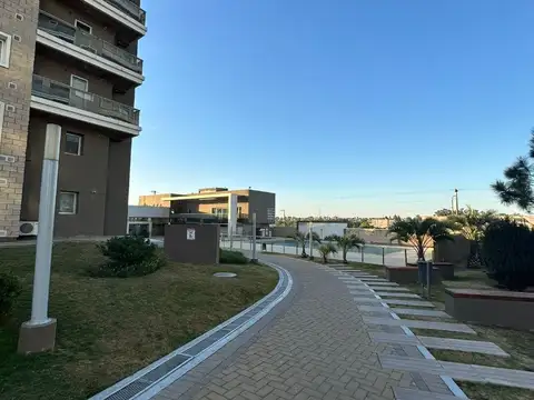 Avenida Sagrada Familia 400, Piso 8