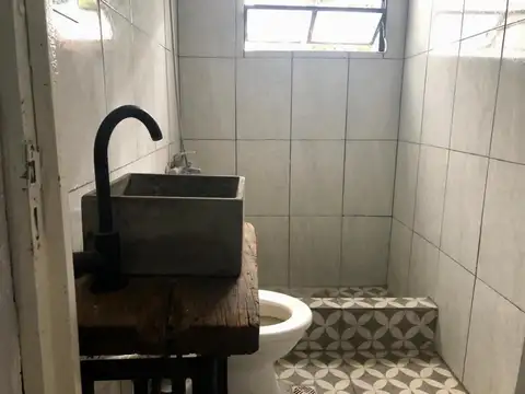 ESQUINA ÚNICA CON CASA, LOCAL, DEPARTAMENTO Y DOBLE COCHERA