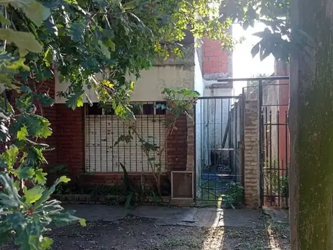 Oportunidad. Amplia casa muy luminosa con ampliación a termi