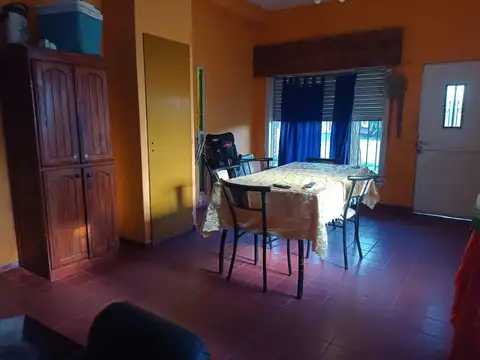 Oportunidad. Amplia casa muy luminosa con ampliación a termi