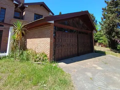 | MANSION EN BARRIO RESIDENCIAL | | MAR DE AJO |