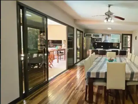 Casa en Alquiler Temporal con 1 cochera