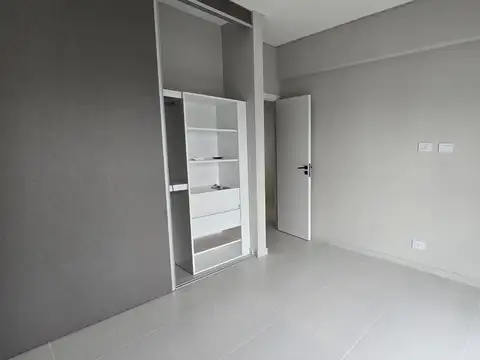 GOBERNADOR IRIGOYEN 100, Piso 8