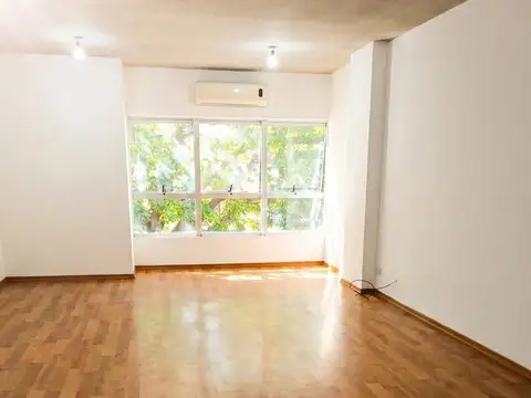 Oficina en Alquiler con 1 cochera