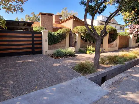 Casa en Chacras De Coria Barrio