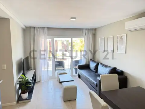 Av. Shaw entre Melgacho y Martin Pescador , Piso 3