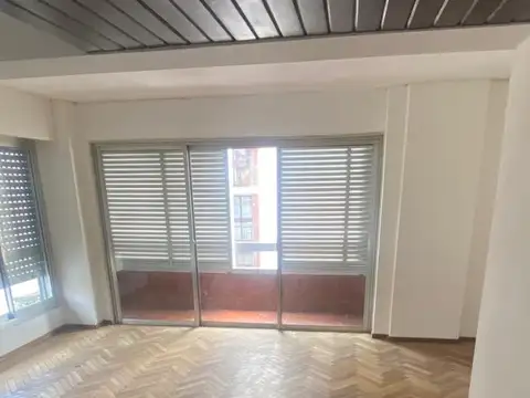 3 dormitorios con cochera - Juan Manuel de Rosas 955