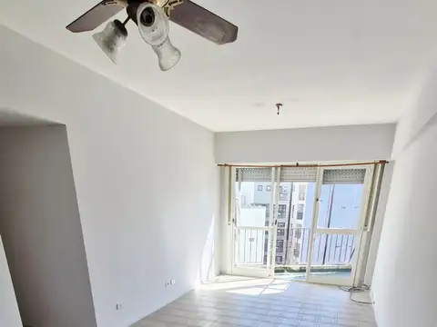 ALQUILER - DEPARTAMENTO 3 AMBIENTES - SEMI PISO - 2 BALCONES 