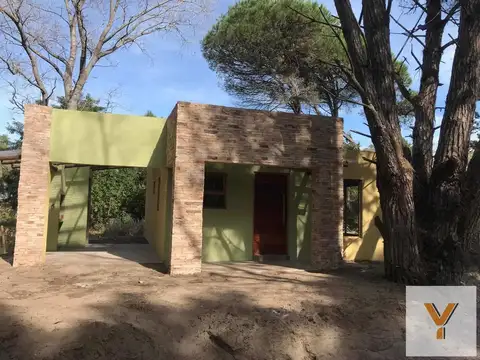 Casa en venta - 2 dormitorios 1 baño - 47mts2 - Costa Del Este