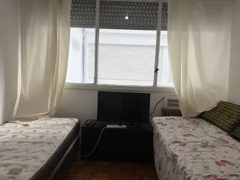 2 ambientes al lateral luminoso