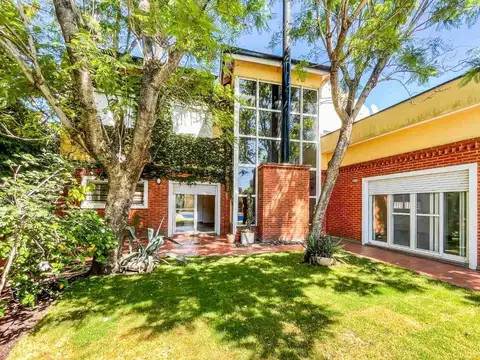 CASA EN VENTA RINGUELET.PERMUTAS. LA PLATA