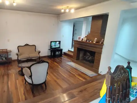 VENTA DE HERMOSA CASA EN VISTALBA APTA CREDITO