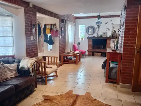 Casa 4 ambientes con 3 baños