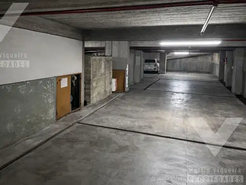 Cochera cubierta y fija en el barrio de Núñez. A metros de Av. Libertador