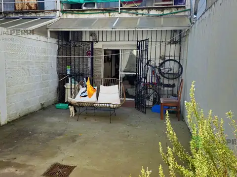 Depto Tipo Casa 2 ambientes con 1 baño