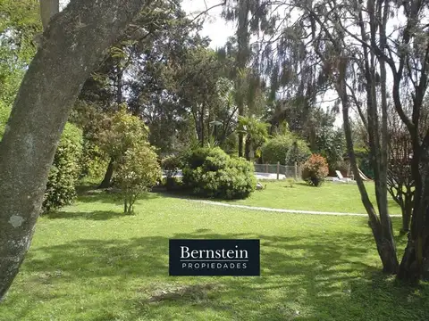 CASA EN VENTA :: PARQUE LELOIR :: 5 AMBIENTES :: 2158M2