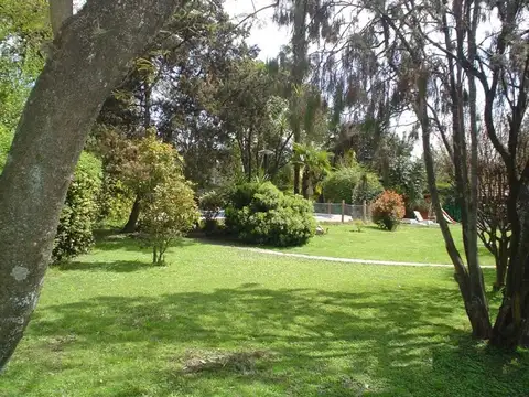 CASA EN VENTA :: PARQUE LELOIR :: 5 AMBIENTES :: 2158M2