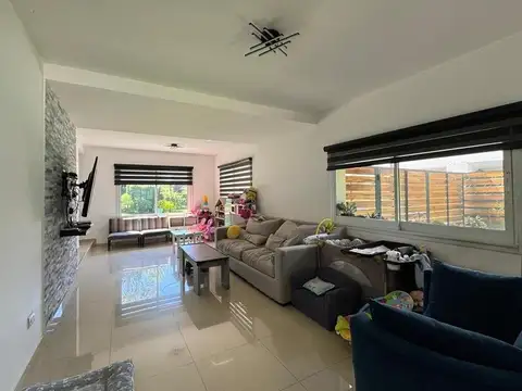 Casa 4 ambientes con 3 baños