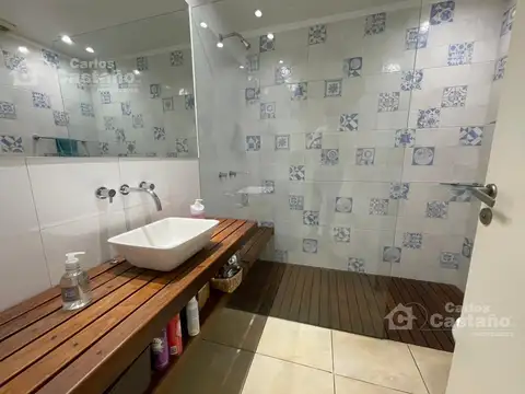 Casa 6 ambientes con 3 baños