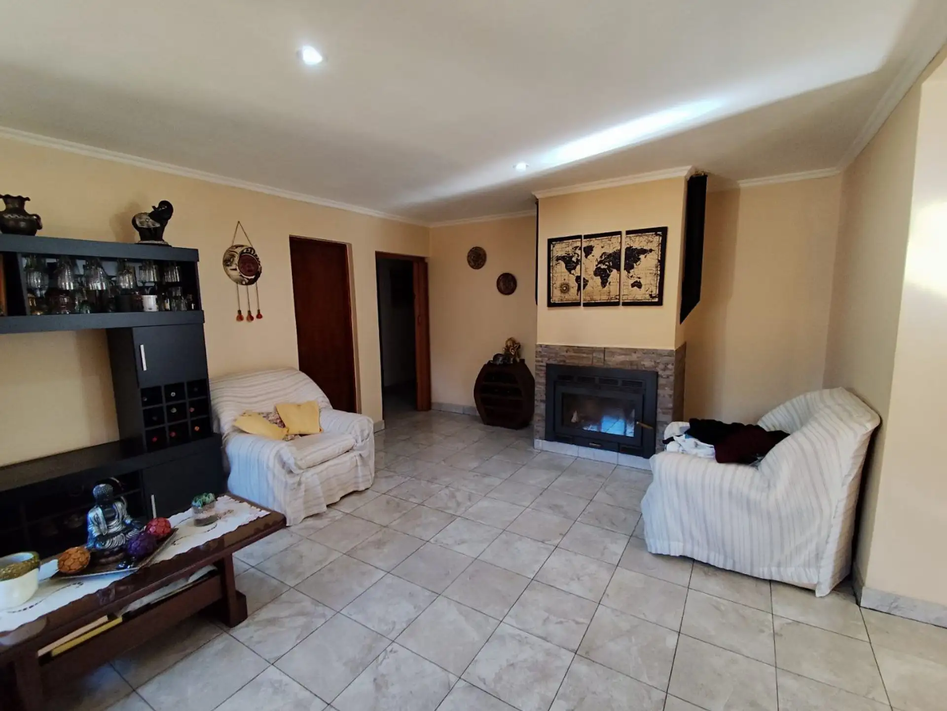 Moderna Casa 4 Amb con Quincho y Gran Parque