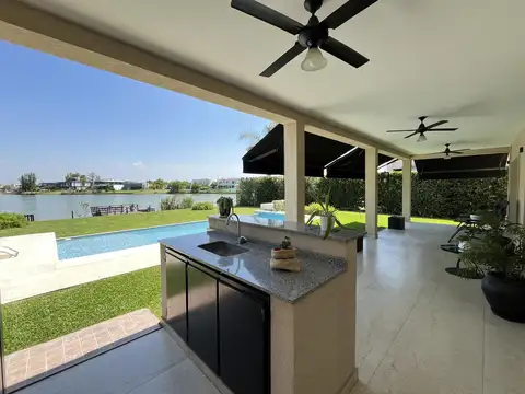 Casa a la Laguna con Muelle   Piscina| Vista Abierta | Totalmente equipada | Cantón Norte