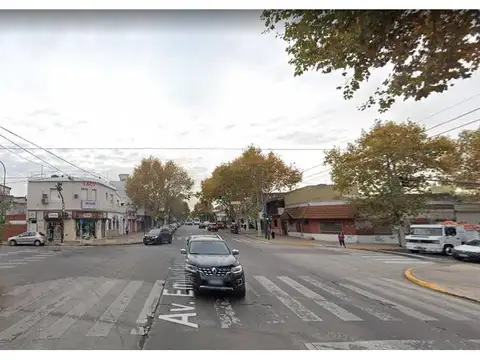 EXCELENTE LOTE 222 M2 EN ESQ. S/ AV. E. CASTRO - ZONIF. USAA. ALT. 22.80 MTS. UBICACION EXCEPCIONAL.