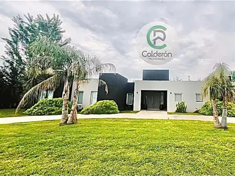 Casa 5 ambientes con 4 baños