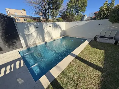 Casa en Venta con 4 cocheras