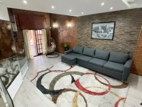 Casa en Venta en Villa Adelina, USD 520.000