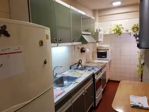 Depto 4 amb c/2 baño. - VENTA