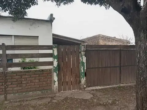 VENTA CASA 4 AMB CON PATIO Y GARAGE - CLAYPOLE