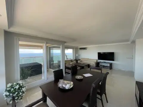 Departamento 4 ambientes con 3 baños