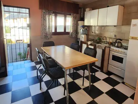 Depto Tipo Casa 4 ambientes con 3 baños