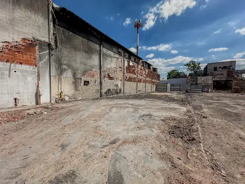 Terreno en Venta 44  mts Fondo