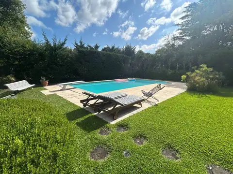 VENDE CASA C PILETA Y PARQUE EN GOLF CLUB ARGENTIN