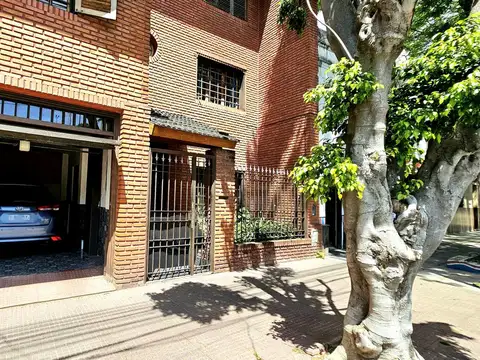 Casa 5 ambientes con 4 baños