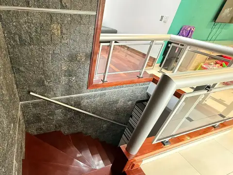 Depto Tipo Casa 4 ambientes con 2 baños