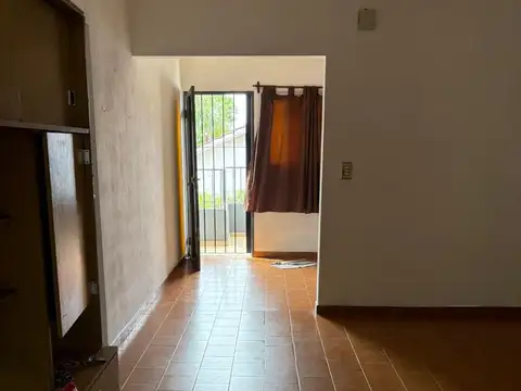 Depto Tipo Casa en Alquiler en Banfield, $ 750.000