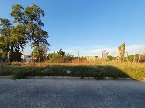 General Enrique Mosconi e/ Gobernador D'Amico y Cabo Morando