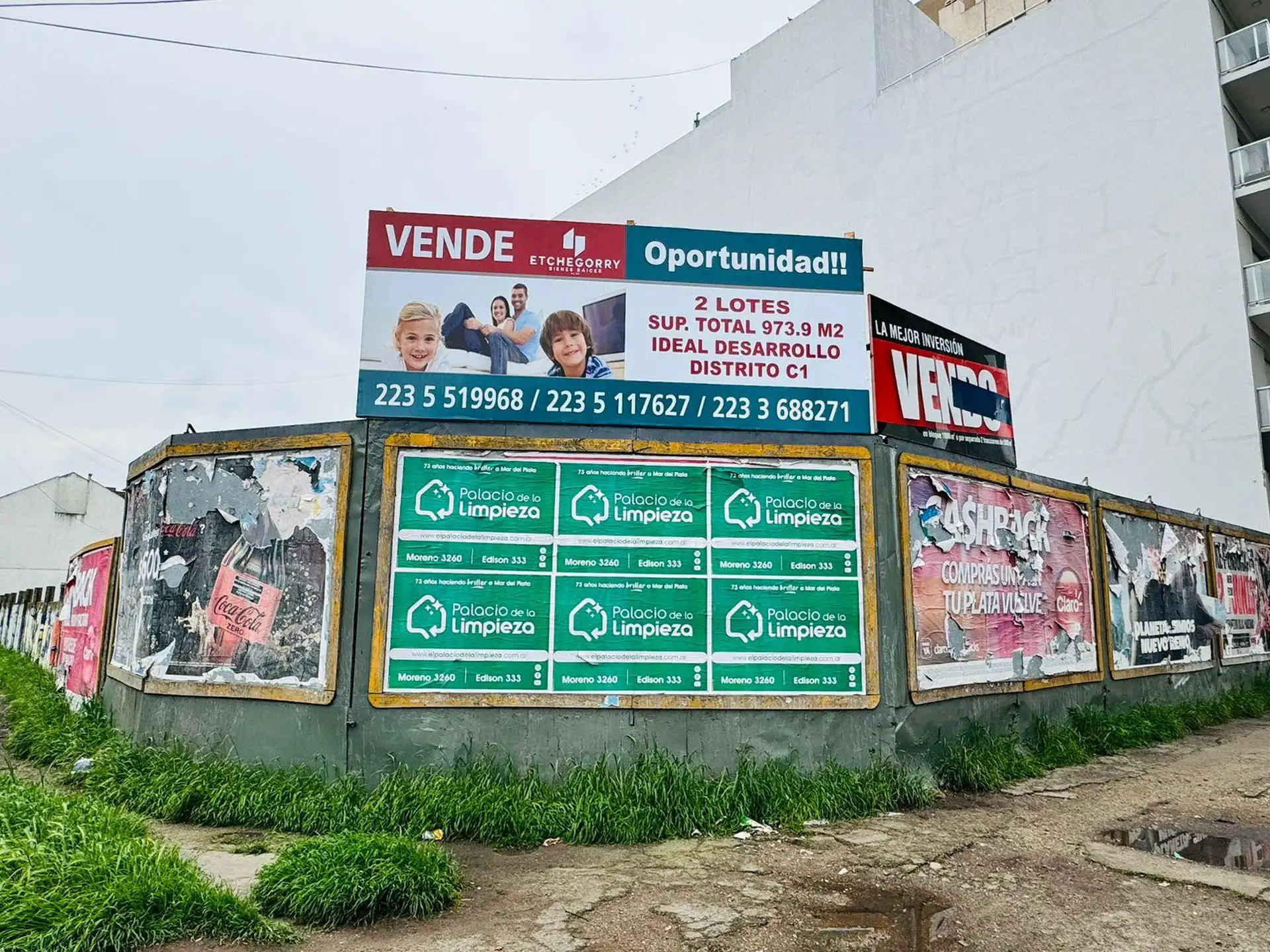 Terreno en Av. Independencia y Larrea