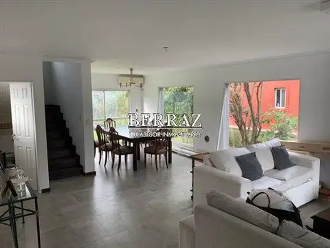 Casa en Venta con 3 cocheras