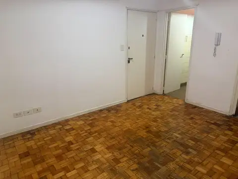 Av Medrano 400, Piso 1