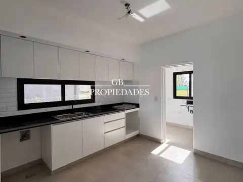 Venta de Casa 4 ambientes en Santa Elisa, Pilar