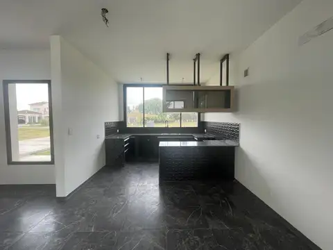 Casa en Venta con 5 cocheras