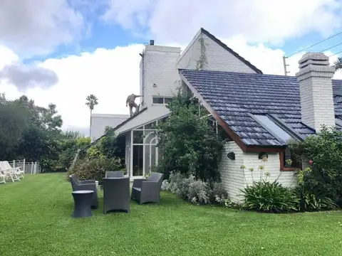 CASA EN VENTA MIRAFLORES COUNTRY CLUB 5 AMBIENTES