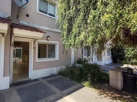 Casa tipo duplex 3 ambientes en Pilar 