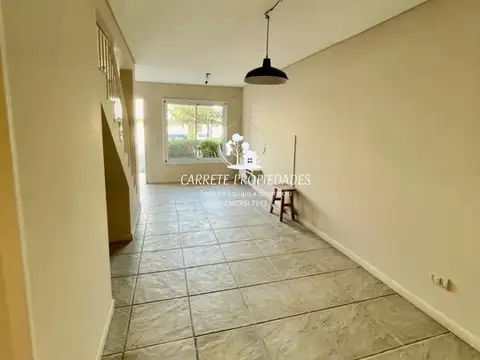 Dúplex en venta 3 ambientes y cochera. Pellegrini Village. Pilar
