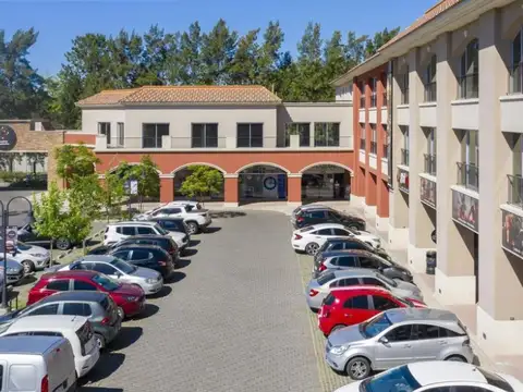 Local en Pueblo Caamaño.